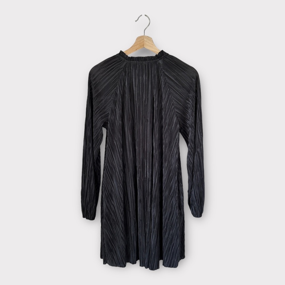 Banana Republic Long Sleeve Plisse Dress, size XS - Picture 2 of 5